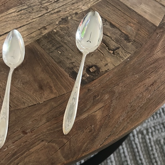 Vintage Oneida 5 pc flatware set: - Picture 11 of 16